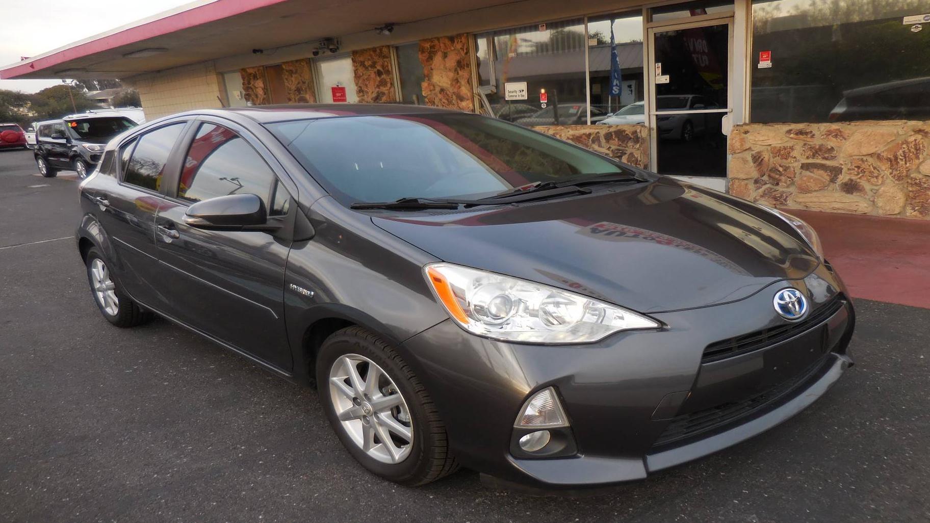 TOYOTA PRIUS C 2012 JTDKDTB32C1022795 image